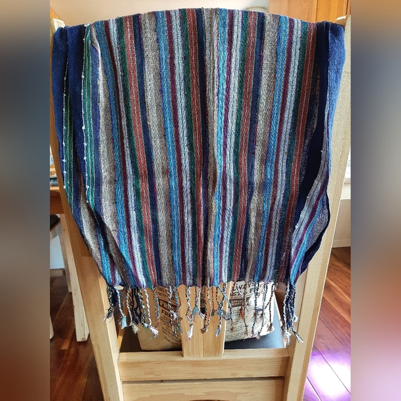 Scarf, unsure of brand, light weight. - Picture 1 of 2